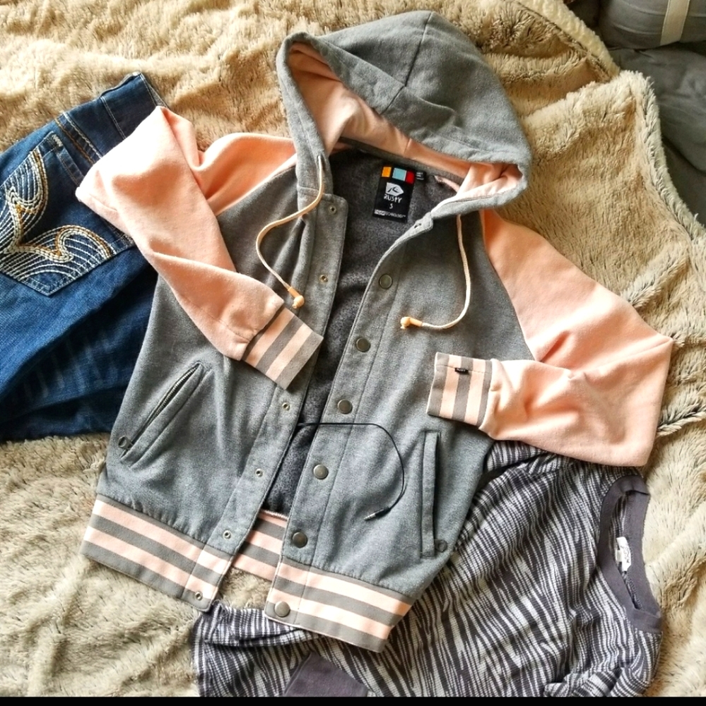 Rusty button down hoodie earbuds in hood